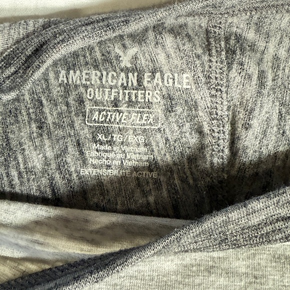 American Eagle Active Flex Men's light Gray and dark grey Raglan Shirt size XL - Picture 4 of 4